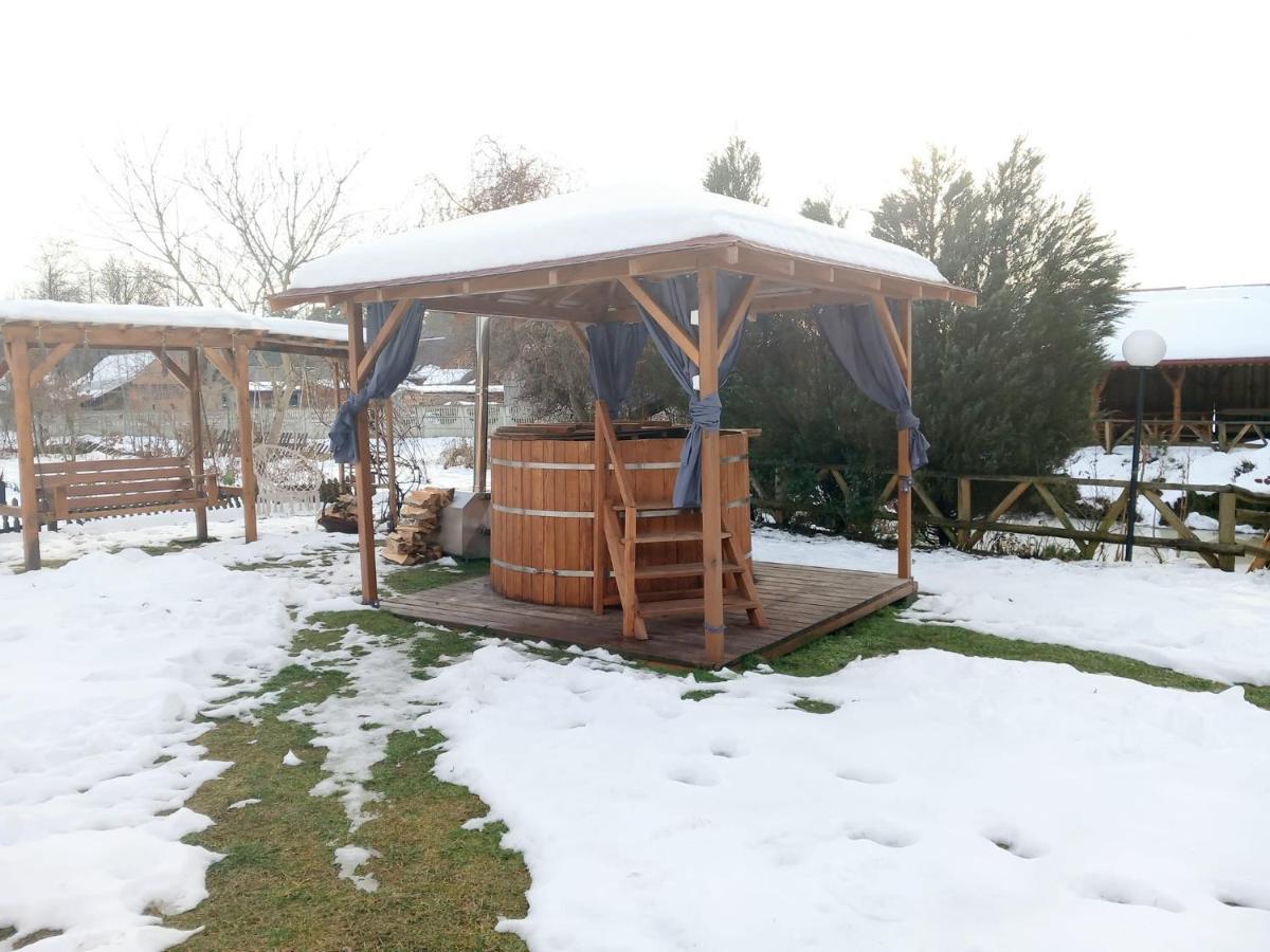 Gospodarstwo Agroturystyczne Pod Lasem Maria Plazio Narol Exterior foto