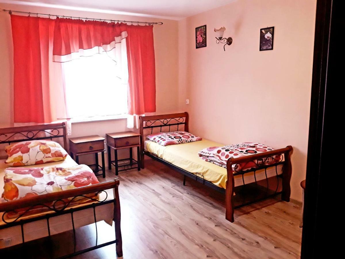 Gospodarstwo Agroturystyczne Pod Lasem Maria Plazio Narol Exterior foto